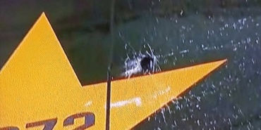 Galatasaray Otobüsüne Taşlı Saldırı Şoku!