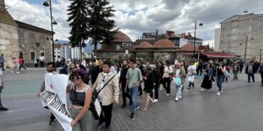 Öğrencilerden Ulaşım Zammına Protesto Yürüyüşü