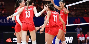 Milliler Polonya’yı 3-2 ile geçerek 3’te 3 yaptı!