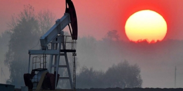 Petrol Fiyatları Düşüşte: Çin Etkisi Belirgin!